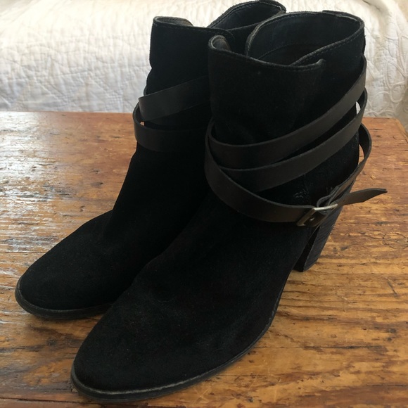 DOLCE VITA BLACK BOOTS - Picture 1 of 7